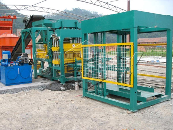 QT8-15 interlocking brick making machine