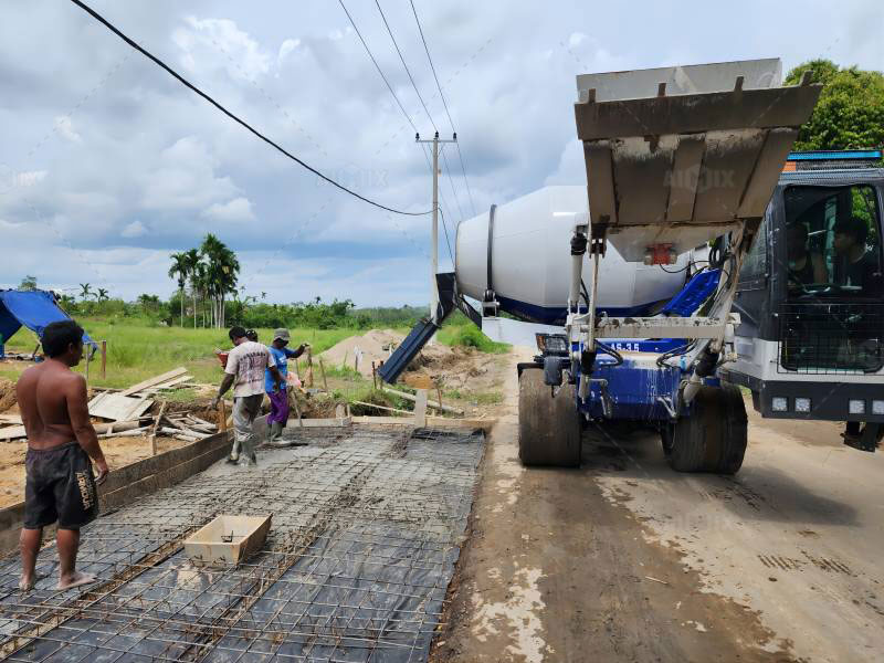 self concrete mixer